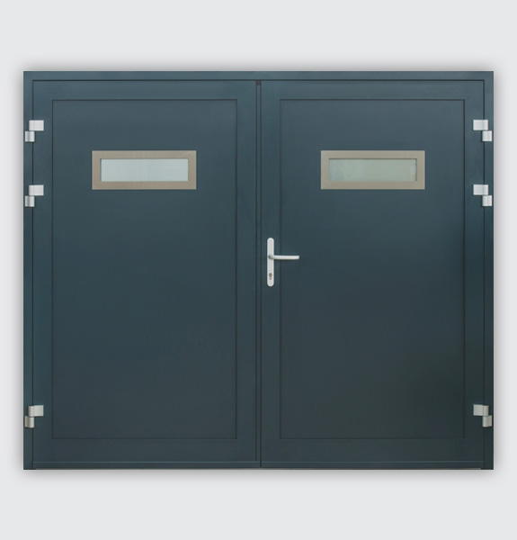 Garažna vrata so pomemben del hiše, morajo biti skladna z vhodnimi vrati in ugoditi različnim zahtevam. Možna je izvedba PVC ali ALU garažnih vrat. 